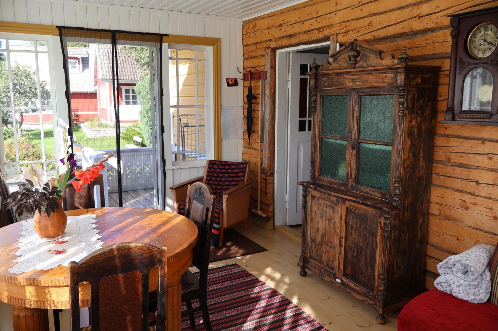 Leesi Puhkemaja Guest House Exterior photo