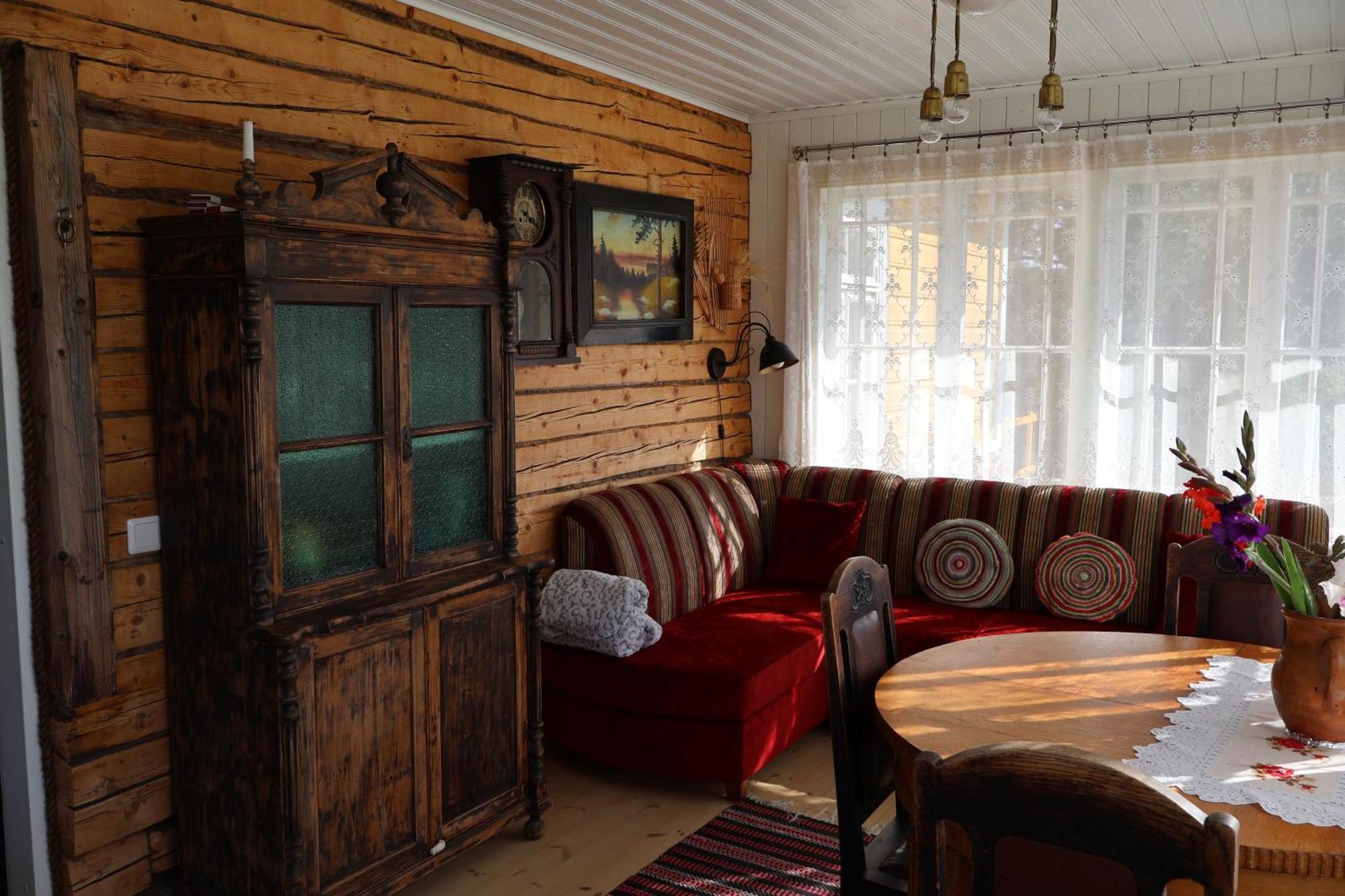 Leesi Puhkemaja Guest House Exterior photo